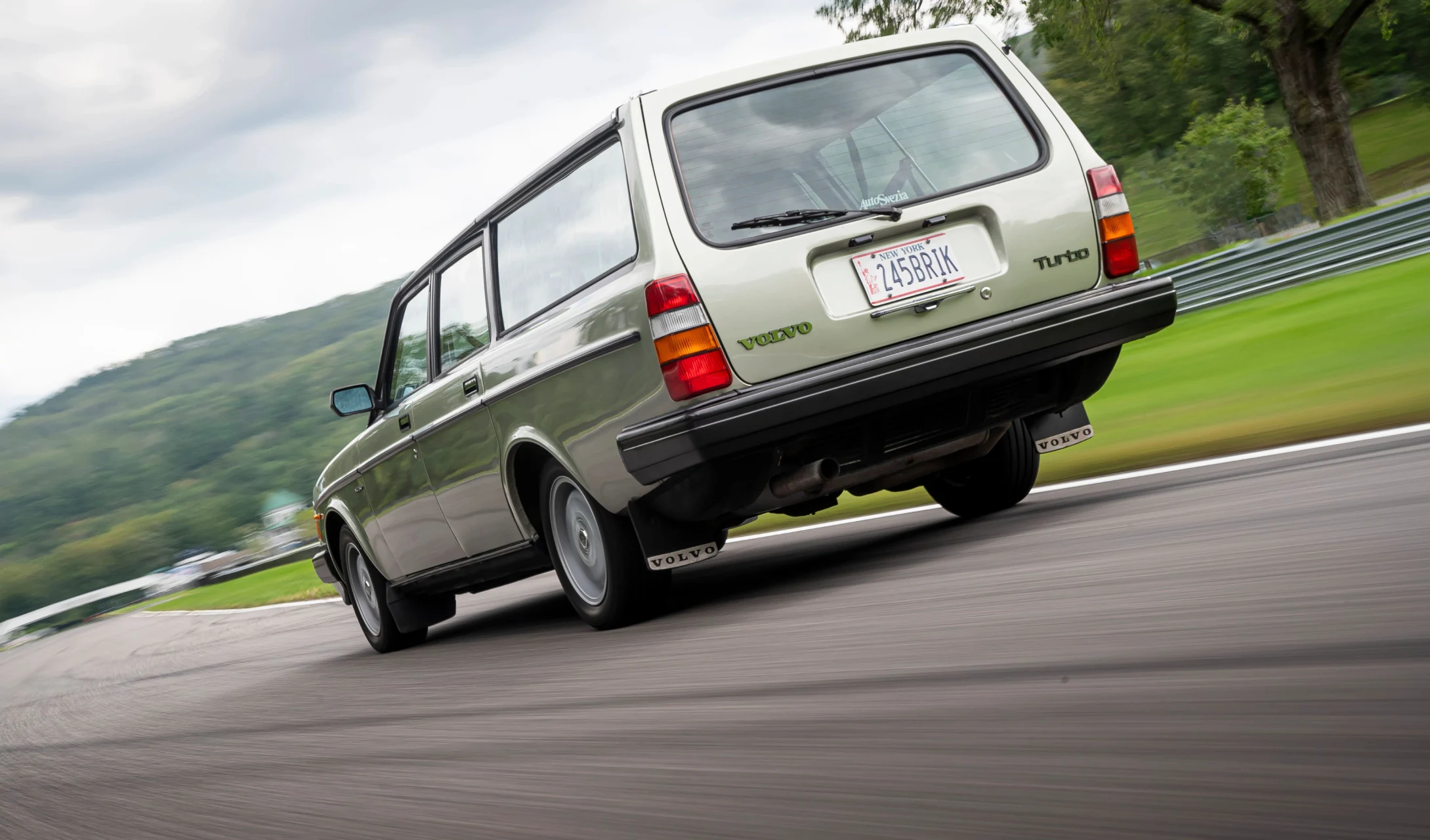 In the market to buy a classic, antique, collectible or even a supercar?-1
