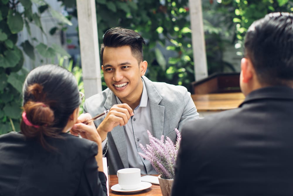 listerine-gimana-caranya-biar-makin-akrab-dengan-rekan-kerja-1.jpg