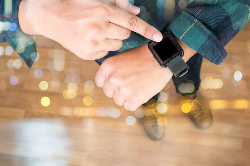 https://www.listerine.co.id/sites/listerine_id/files/listerine-3-tips-supaya-selalu-datang-on-time-ke-kantor-3.jpg