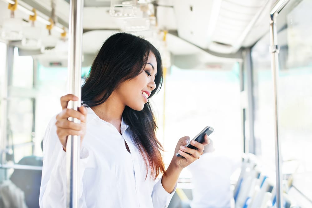 https://www.listerine.co.id/sites/listerine_id/files/listerine-3-tips-supaya-selalu-datang-on-time-ke-kantor-2.jpg