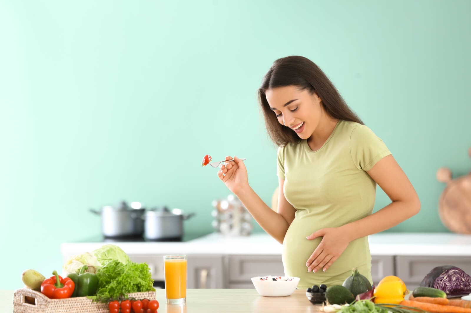 makanan-sehat-yang-wajib-diberikan-untuk-ibu-hamil-apa-saja.jpg