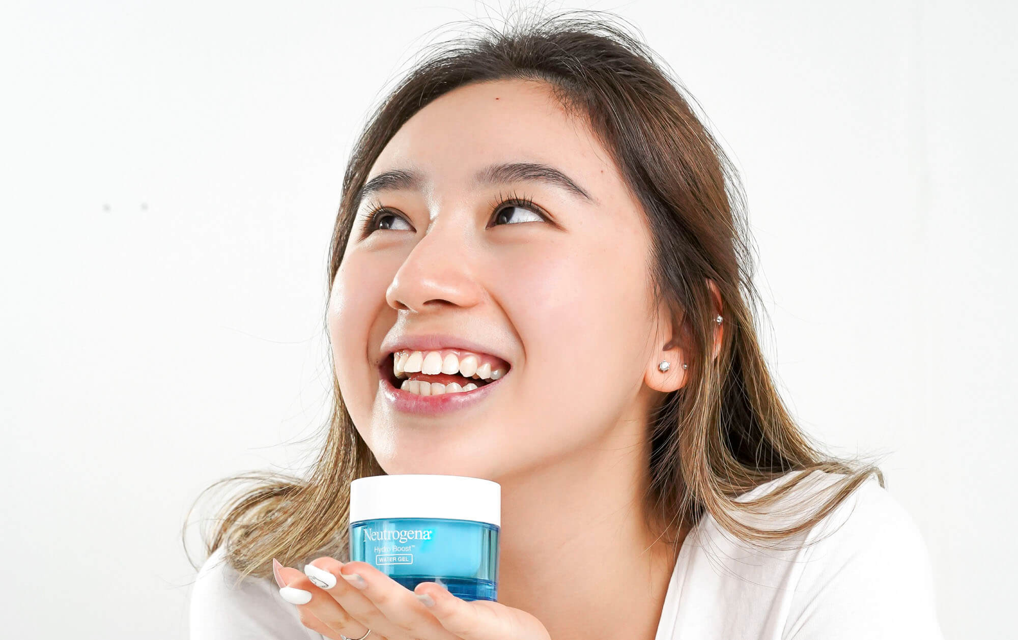 https://www.neutrogena.co.id/sites/neutrogena_id/files/artikel_2-_revolusi_wajah-_cara_mengatasi_kulit_kering_yang_tepat.jpg