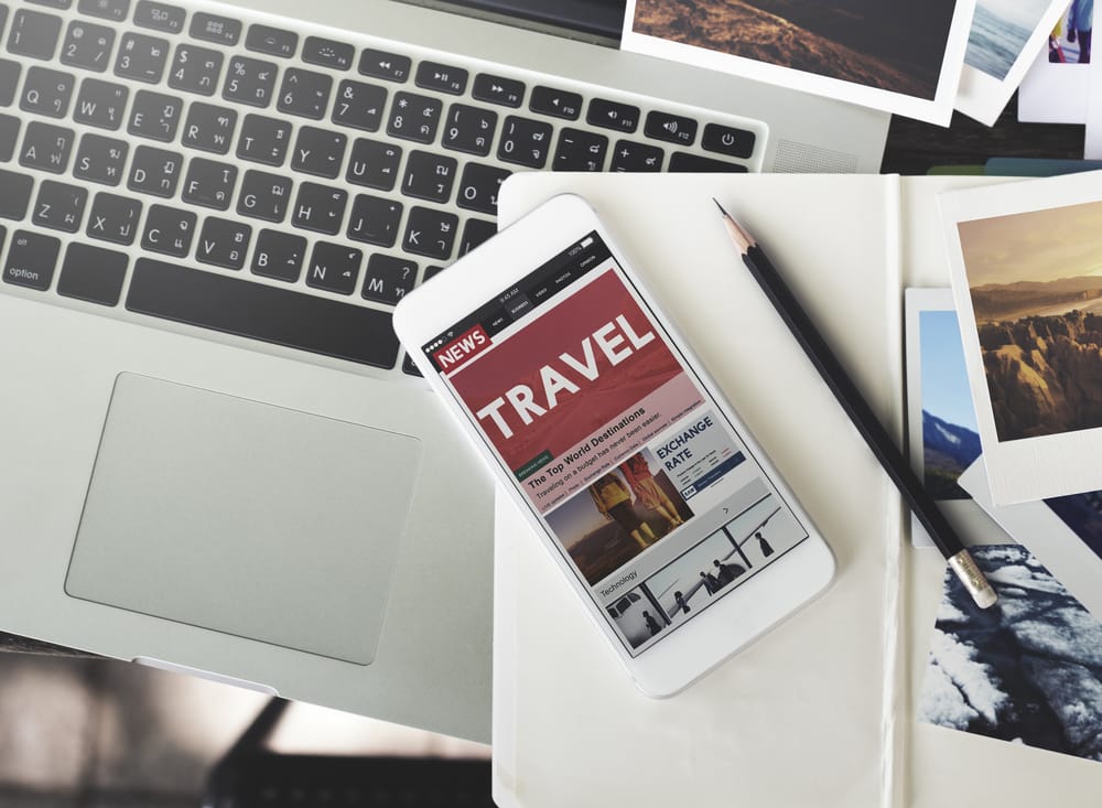 https://www.listerine.co.id/sites/listerine_id/files/siap-traveling-sendirian-cek-persiapan-ini-1.jpg