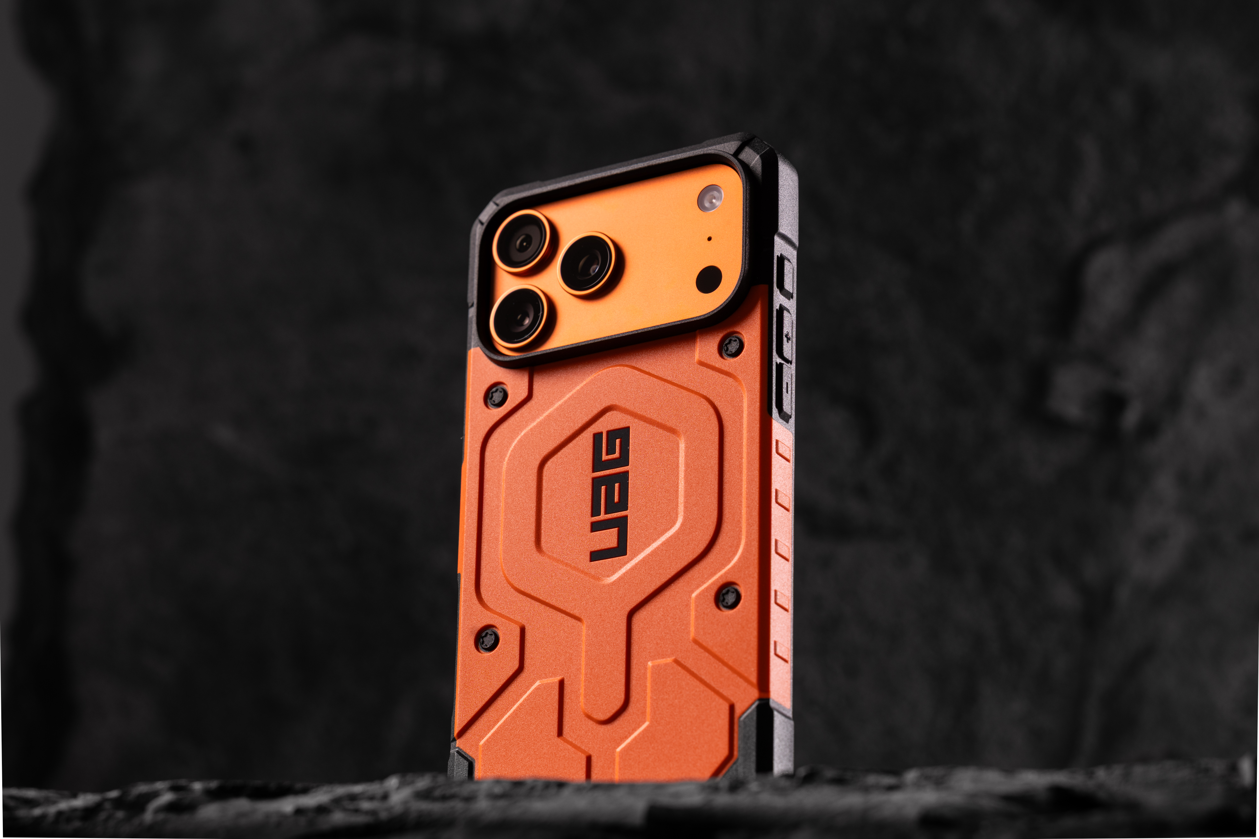 UAG iPhone 17 Pro ケース MagSafe、5.5m落下保護、頑丈なアーマー