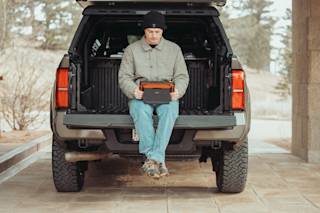 UAG Monarch iPad Air 13" (M3, 2nd Gen, 2025) Case iPad Air 13" (M3, 2nd Gen, 2025) in Kevlar Black lifestyle view