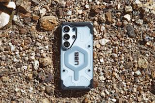 UAG Pathfinder Clear Galaxy S26 Ultra Case Galaxy S26 Ultra in Ice/Black lifestyle view