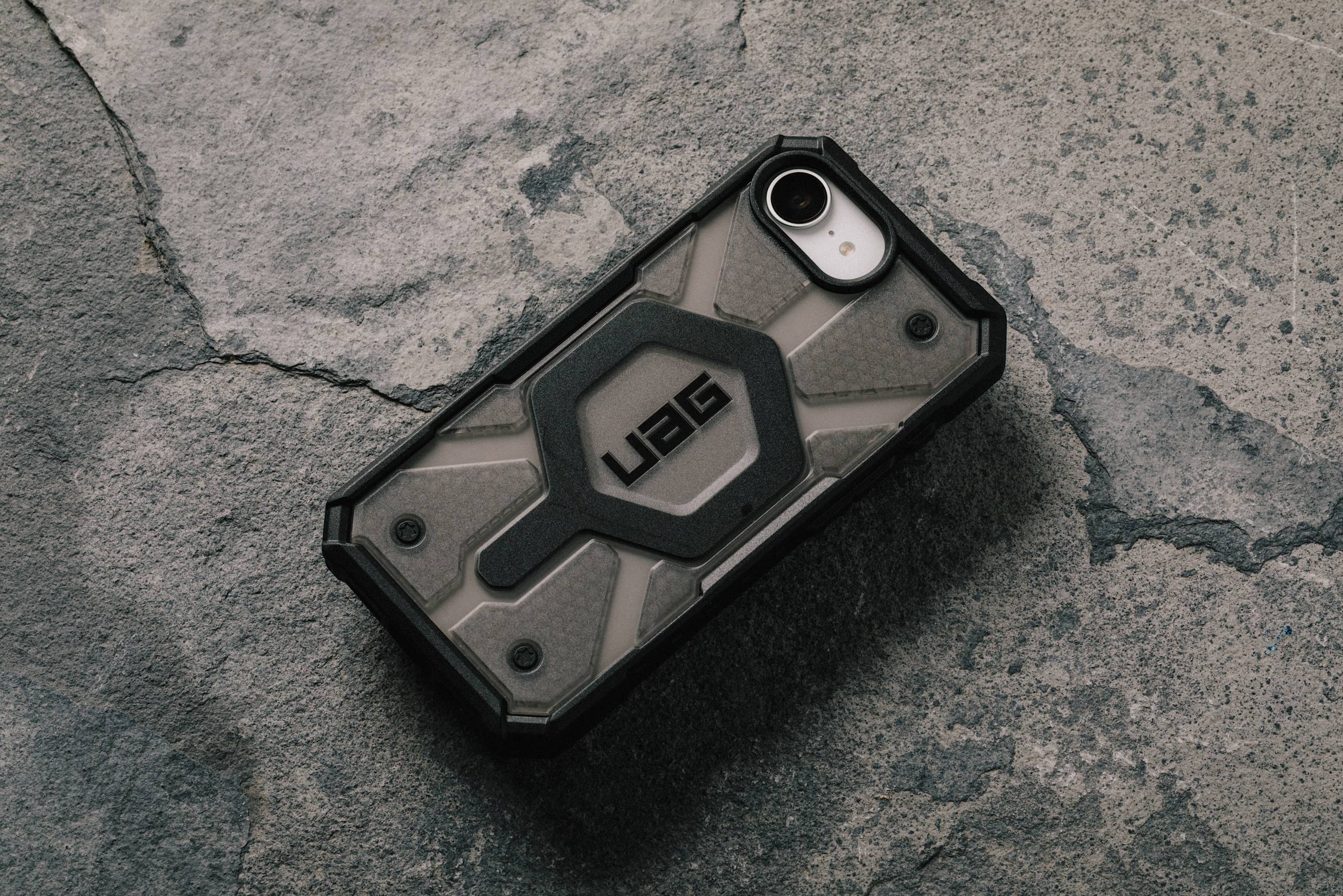 UAG_Studio_042225_Iphone_16E-