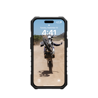 UAG Pathfinder Clear iPhone 15 Case iPhone 15 in Ash detail view