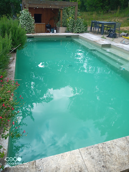 Piscine trouble avant traitement avec eau laiteuse