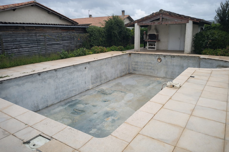 Rénovation piscine enterrée avant remise en eau