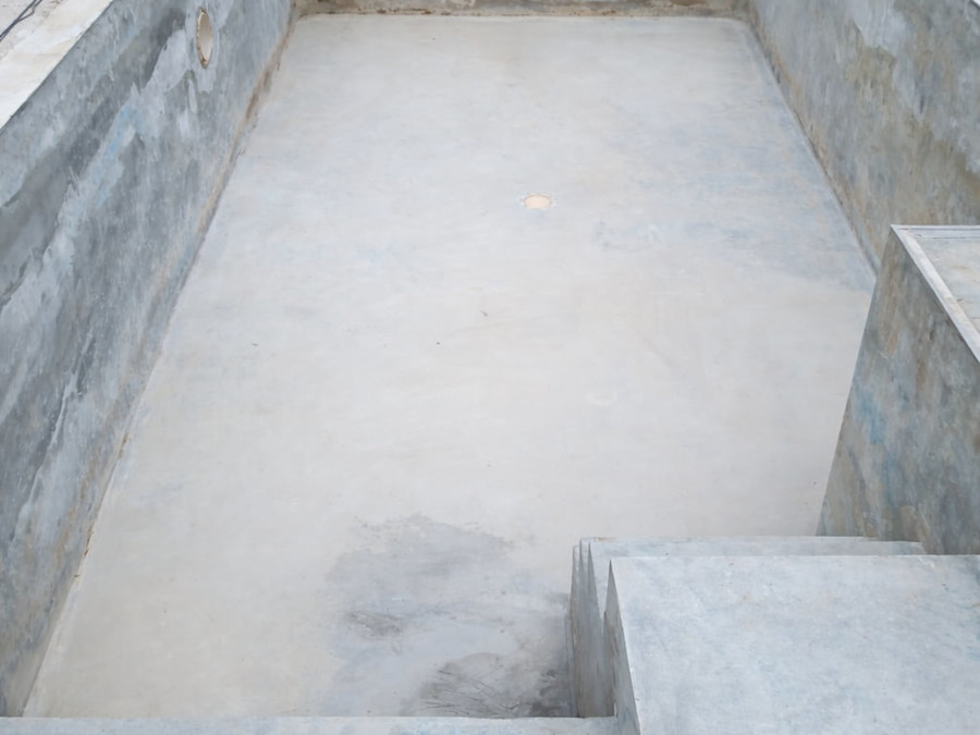 Préparation bassin piscine avant pose de revêtement