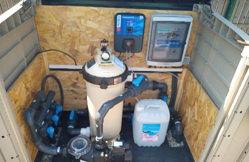 Photo d'un système de traitement eau piscine avec sel