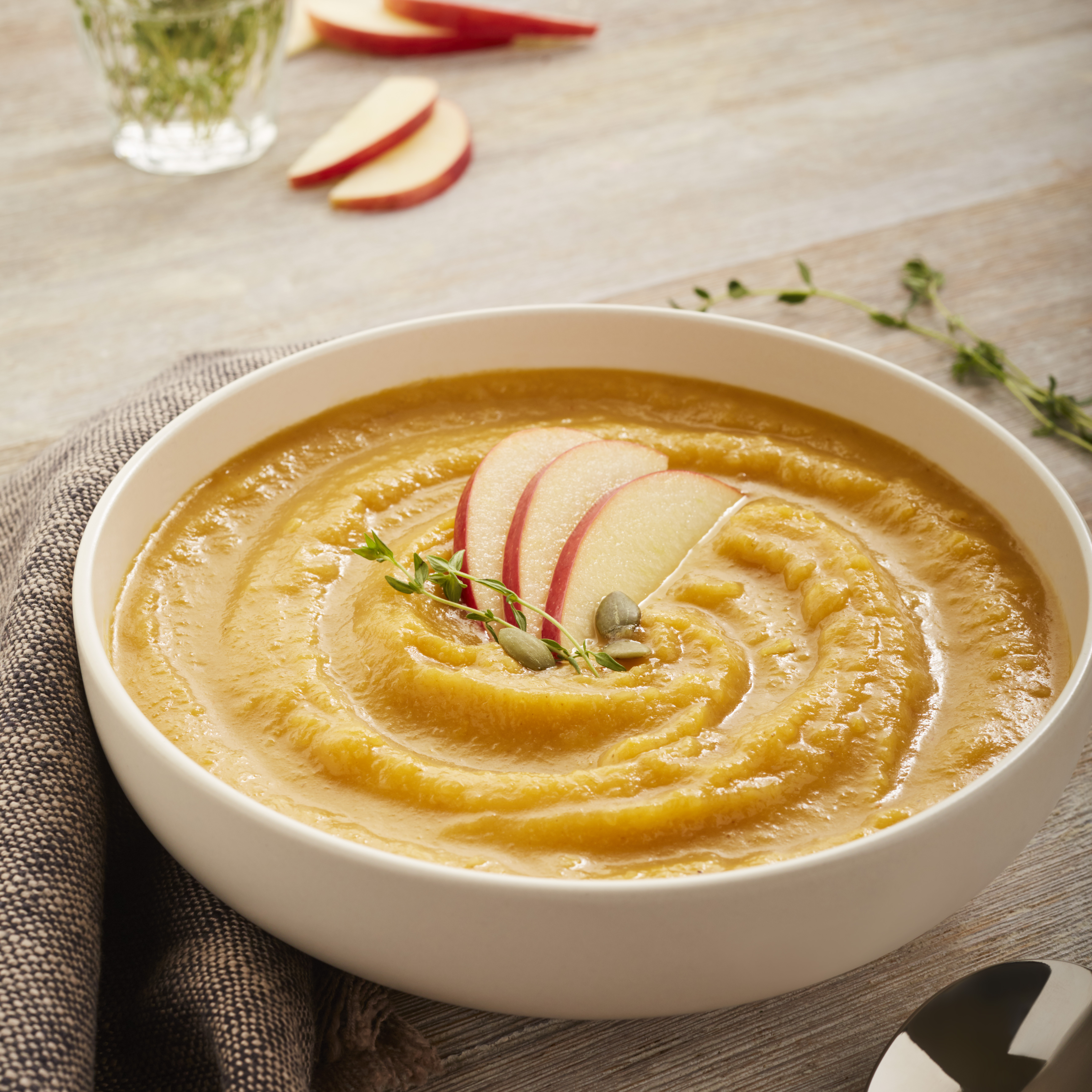 8ZGWaP7qRYO9kFwcNSN5_P170246_42_Winter_Squash_Apple_Soup_square.jpg