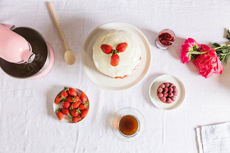 Mini_GuavaGlaze_Paris_VictoriaSpongeCake_2.png