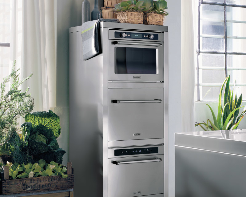 Chef Touch, Vacuum Machine for preserving food, a Steam Oven for cooking and reheating and a Shock Freezer