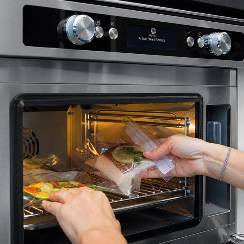 Cooking the vacuum-sealed food in the steam oven