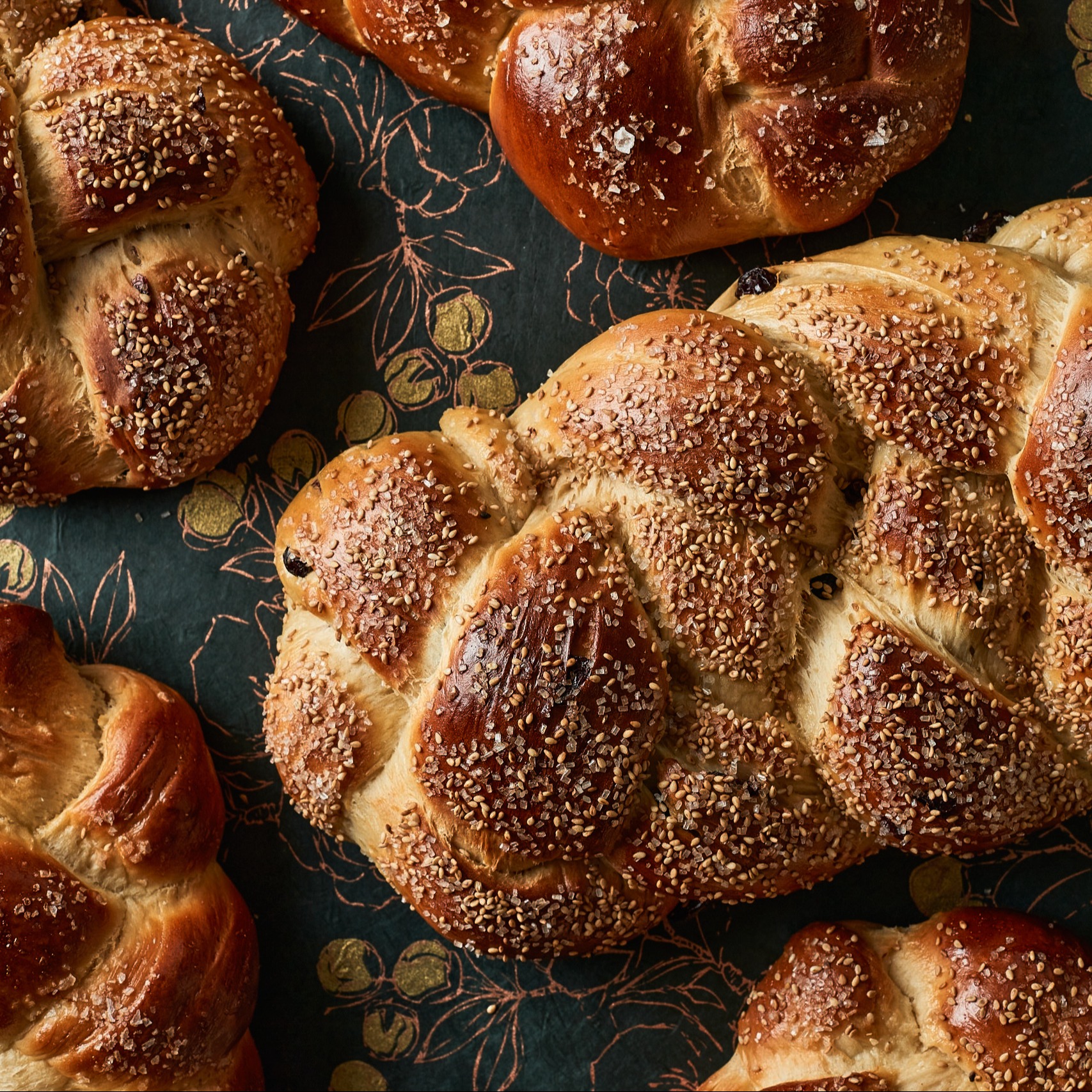 cjBT84UbQH29Gv7fKW13_210302_KA_DUALFRY_RECIPE_CHALLAH_21427.jpg