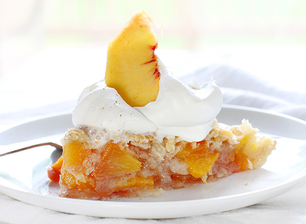 Skillet-Peach-Pie-Rettke_blog.jpg