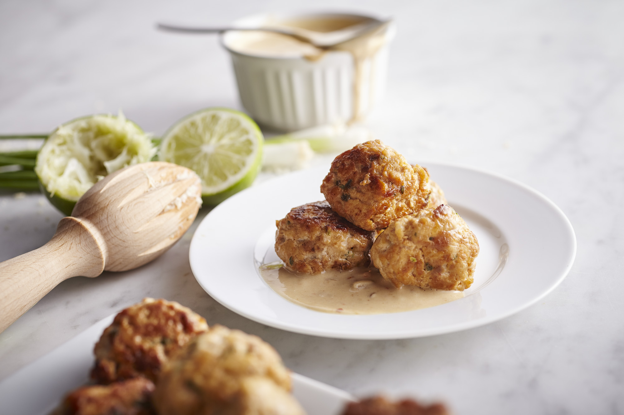 RxhGEdNBRBatjGGHmisJ_P180217_09_ThaiChickenMeatballsWithPeanutSauce_5.jpg