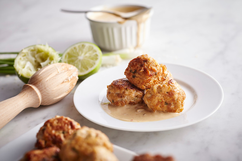 RxhGEdNBRBatjGGHmisJ_P180217_09_ThaiChickenMeatballsWithPeanutSauce_5.jpg
