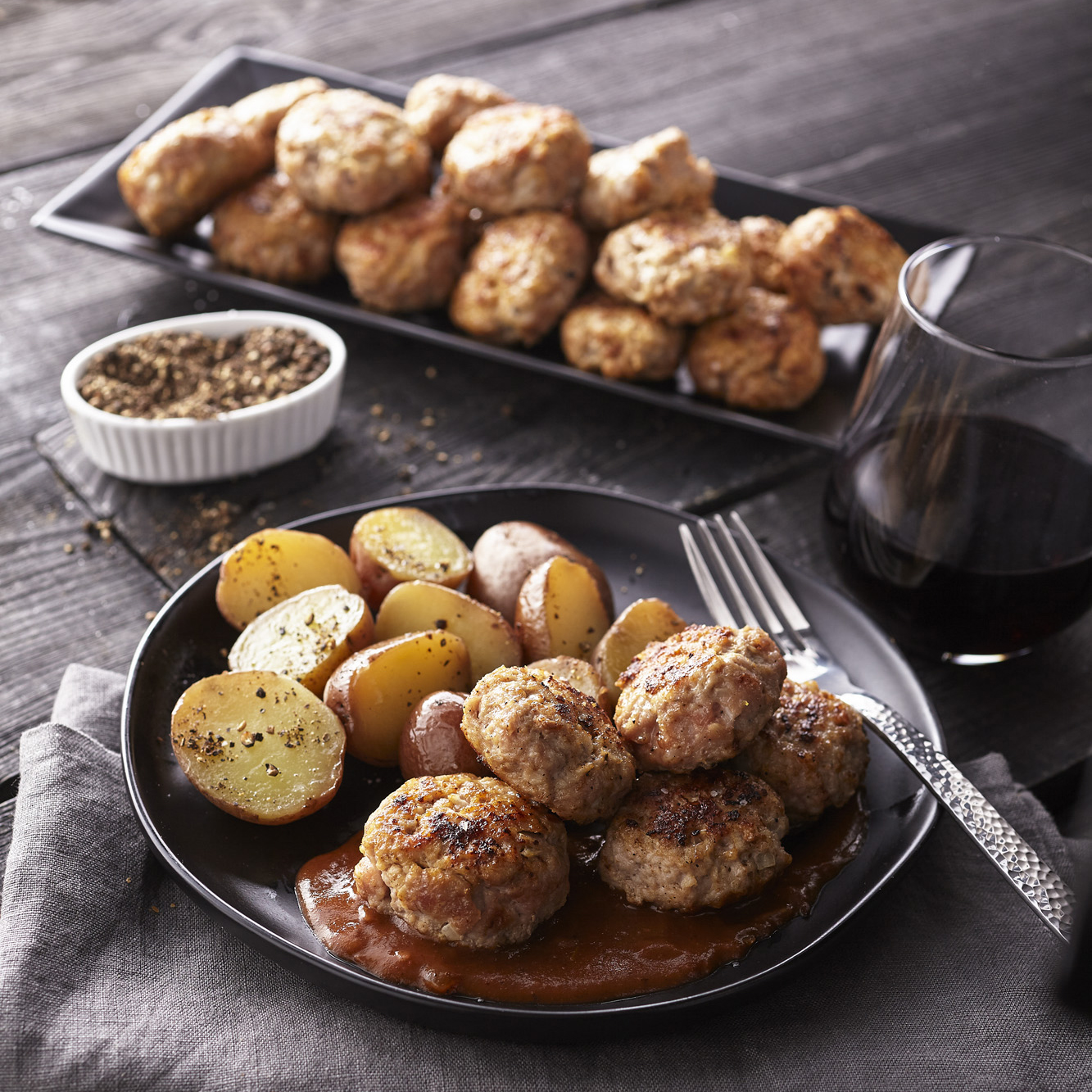 ScWuAjlQTciiuLdAQnqT_P180217_05_Frikadeller_square.jpg