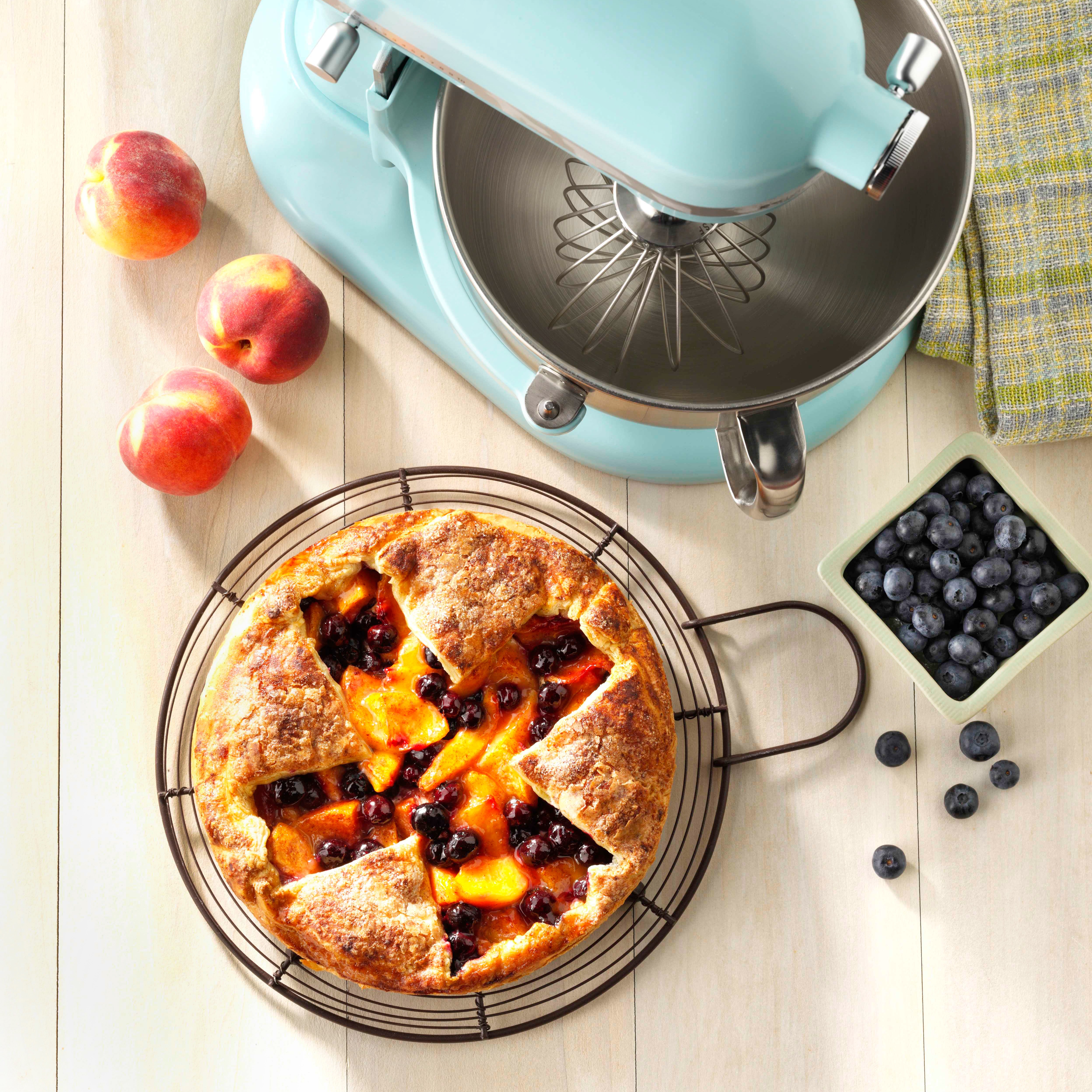 1UUtpAlETL69csJWatjS_PeachandBlueberryCheeseCakeGalette.jpg