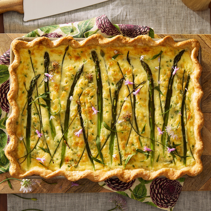 RP7bg1CWQLaAH6QWu8DV_asparagus-and-chive-quiche.jpg