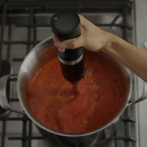 product-tips-Hand-Blender-with-accessories-5KHBV83-whist-movement