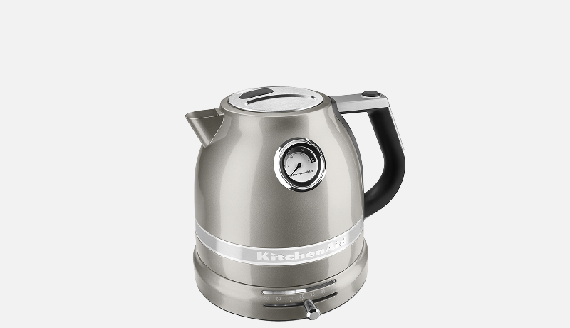 A KitchenAid® kettle