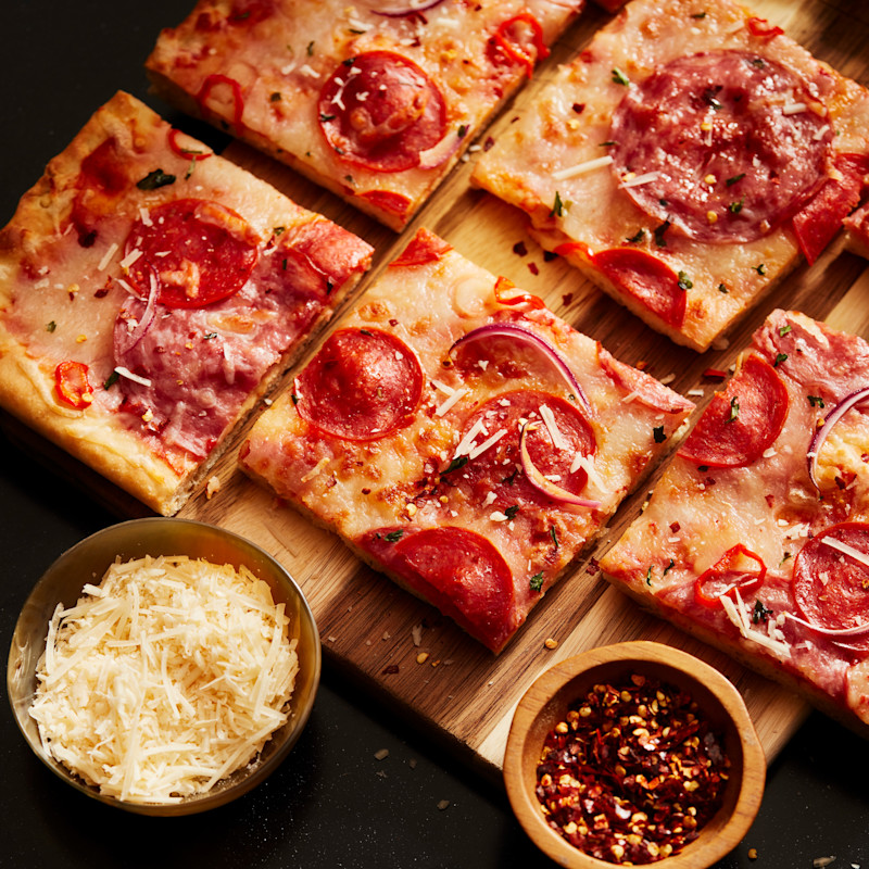 k36FVzJSbWGujF8dqzFF_Sheet_Pan_Pizza_Final_2.jpg