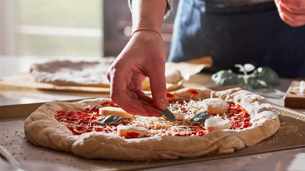 How to Make Pizza Dough Masthead V2