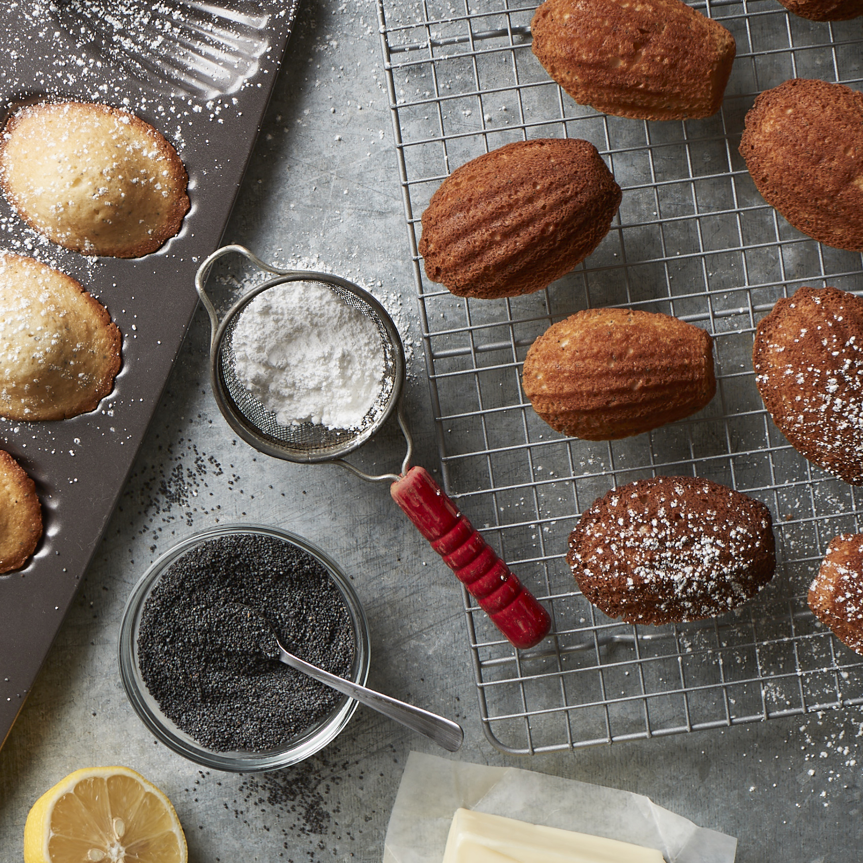 iFHQsXeSS9K4QES7bA9y_KitchenAid_Sifter_1663_Madelines_Square.jpg