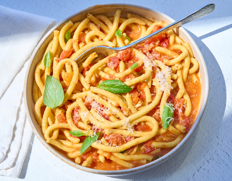 Bucatini with Fresh Tomato Sauce