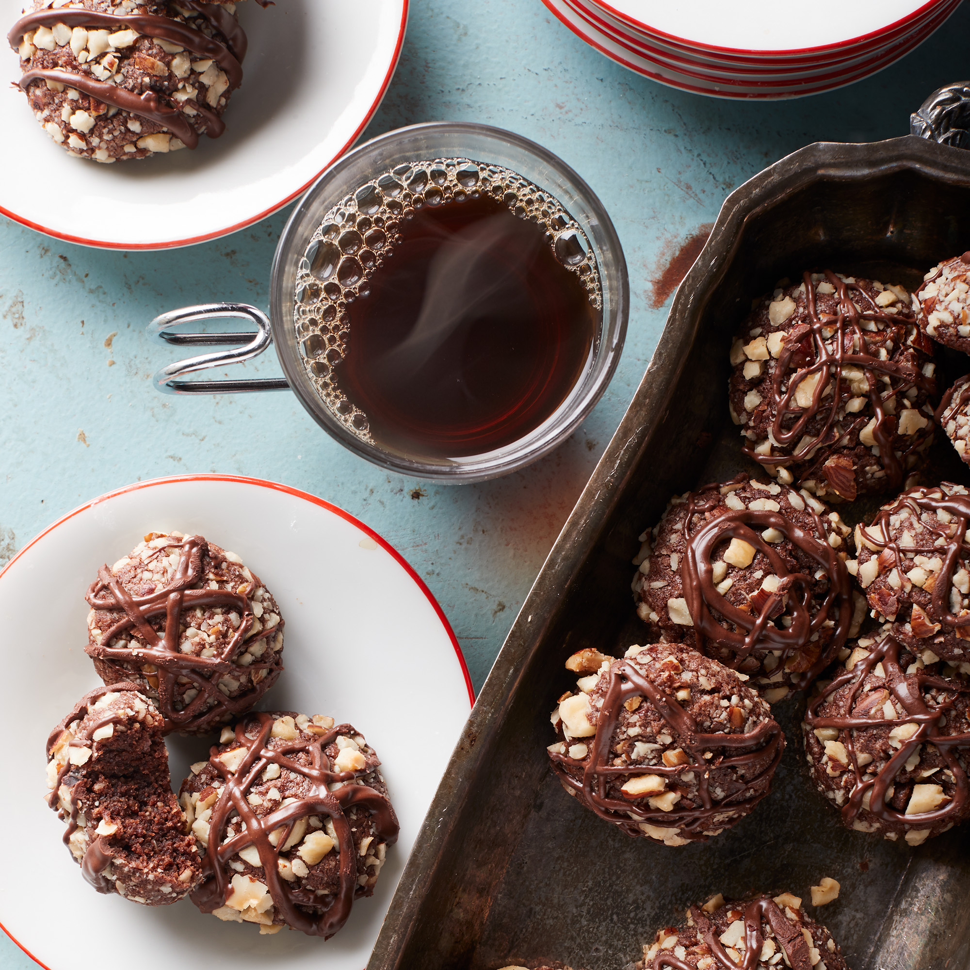 YHK0ZxZRLCBKdLqvyVvg_K400Blender_HazelnutCookies_Square.jpg