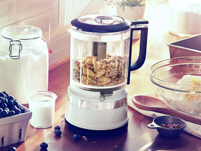 Product-tips Food-chopper-1.19L-5KFC0516-chopping-nuts