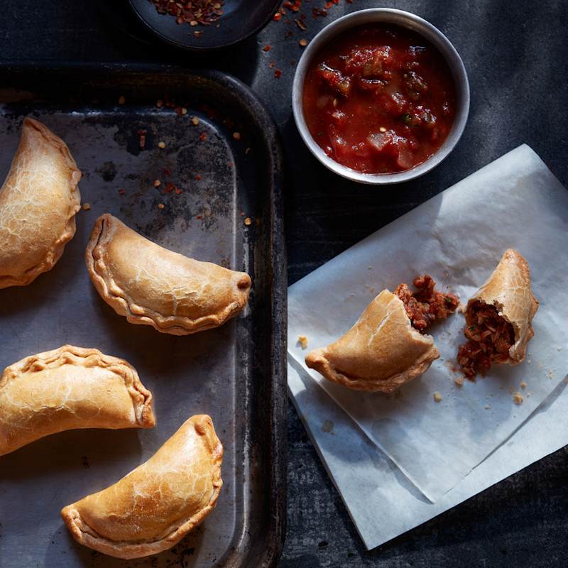aXxOklYQTWKlzjVVT8nd_Chicken_Empanada_square.jpg