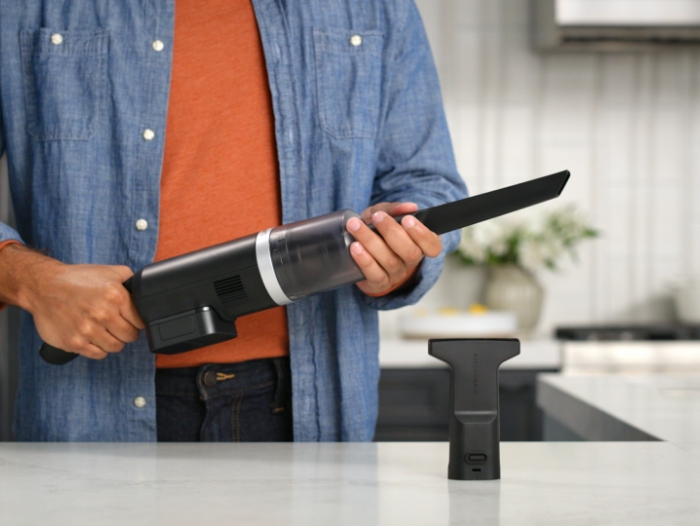 Battery cordless-go-vacuum dry-before-assembly