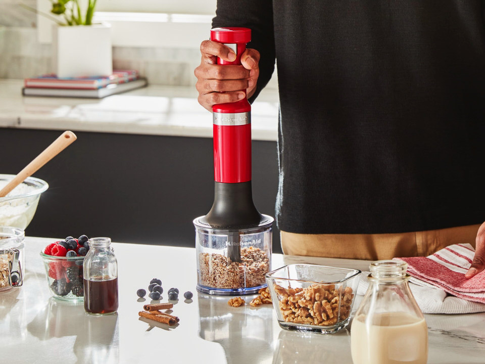 Hand-blender-cordless-83-candy-apple-man-chopping-nuts
