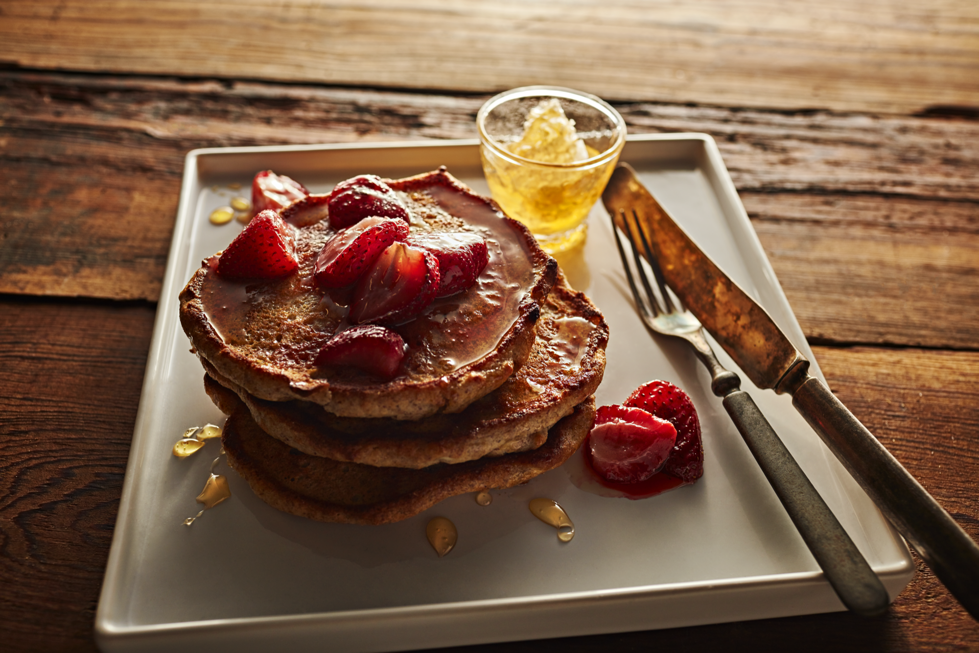 a1aDGuXSwC6dctcKPPyw_lemon-ricotta-and-honey-rye-pancakes-with-roasted-strawberries_216z.png