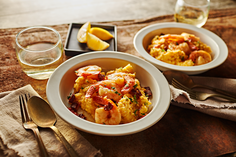 ODUXll4wSDe1FNju3eoT_shrimp-and-grits_220z.png
