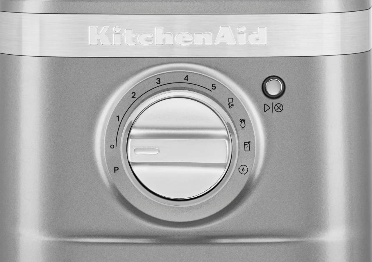 Pre-programmed recipe settings + variable speed dial