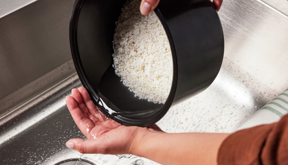 How to rinse starchy rice