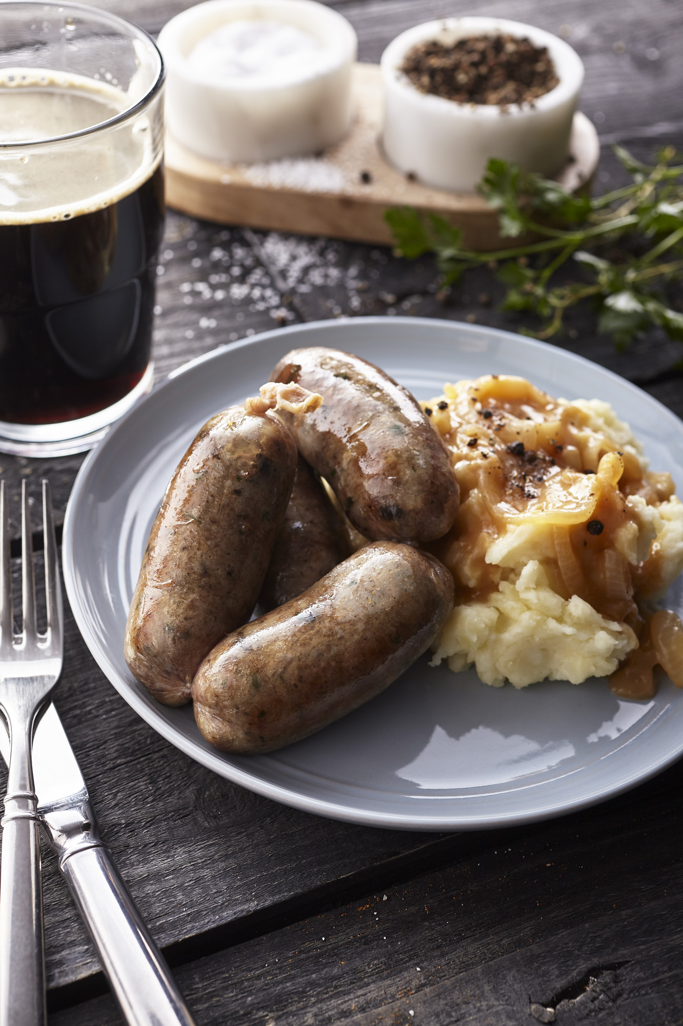 7GRb2r9ORVKWjfvZvAGN_P180217_01_BangersAndMash_1.jpg