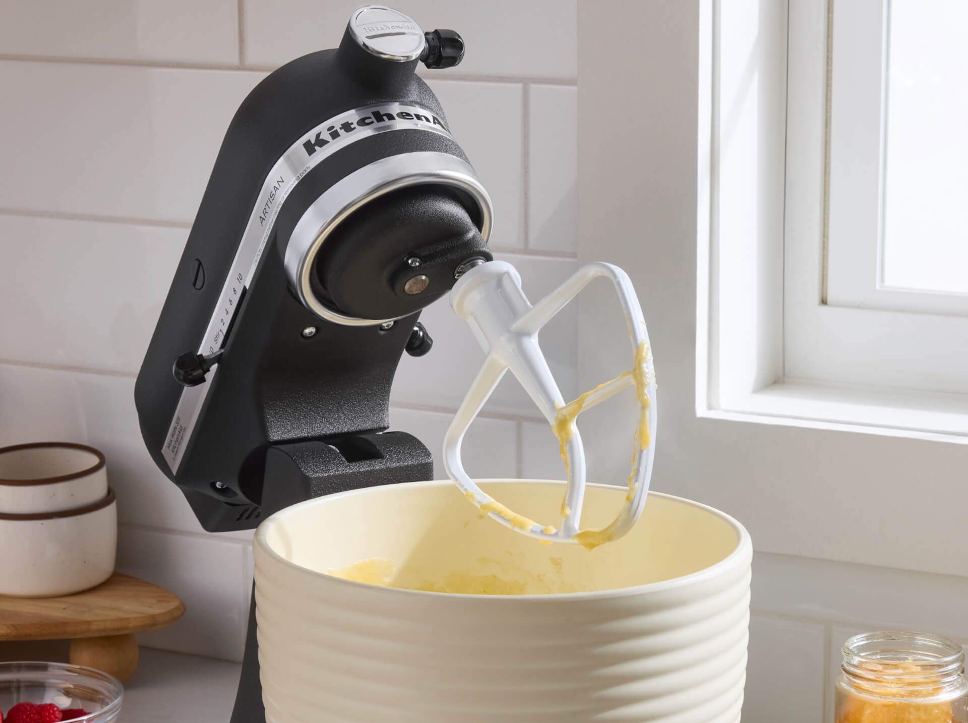 5 Quart Bee Hive Ceramic Bowl | KitchenAid US