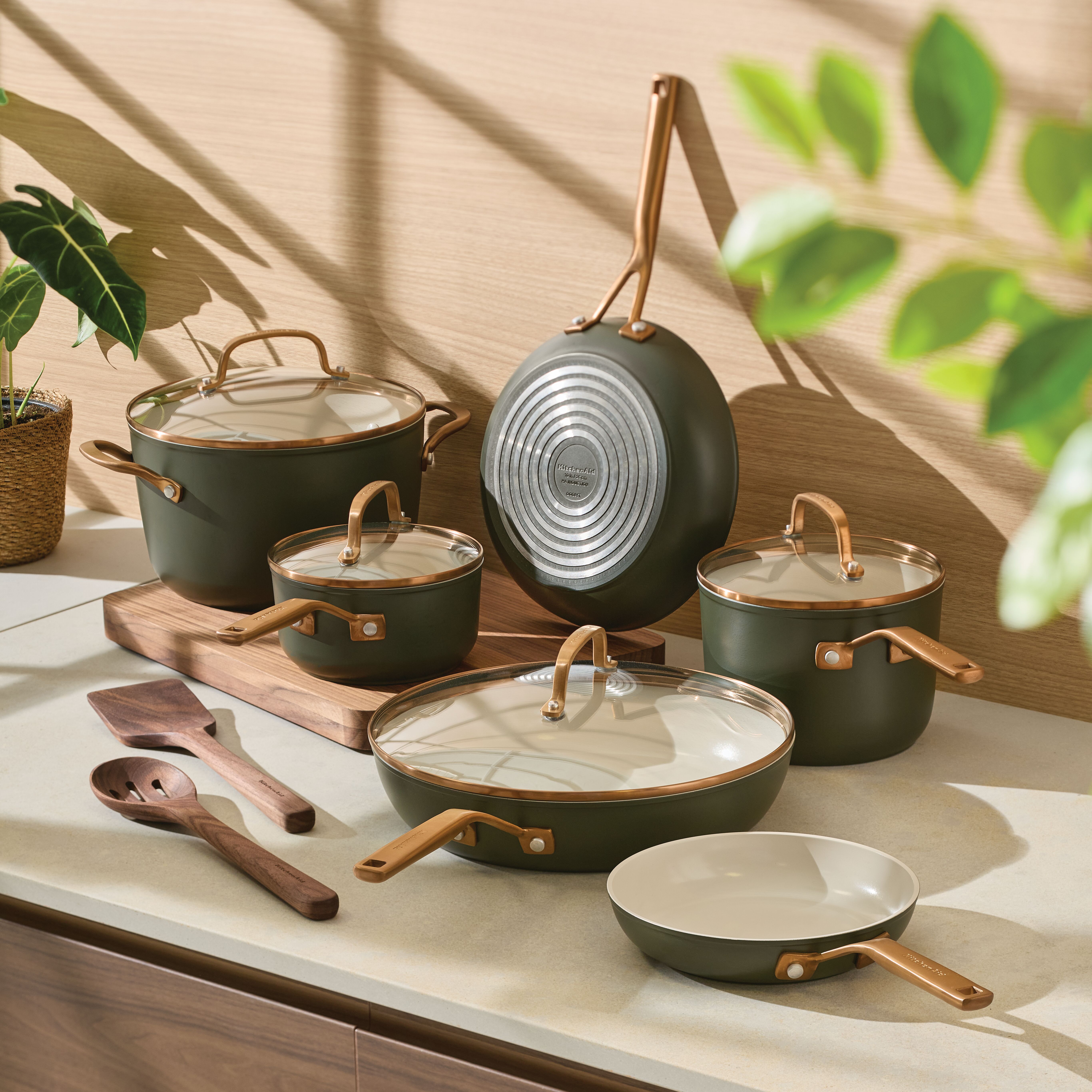 84470 KA KKL 12pc Set Evergreen Design crop (2)