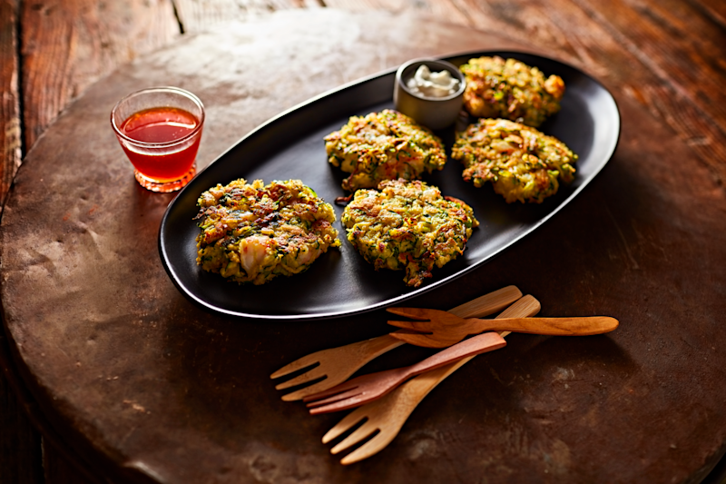 pUQSTUIIQRiGz6QHUaYQ_-prawn-and-zucchini-fritters_186z.png