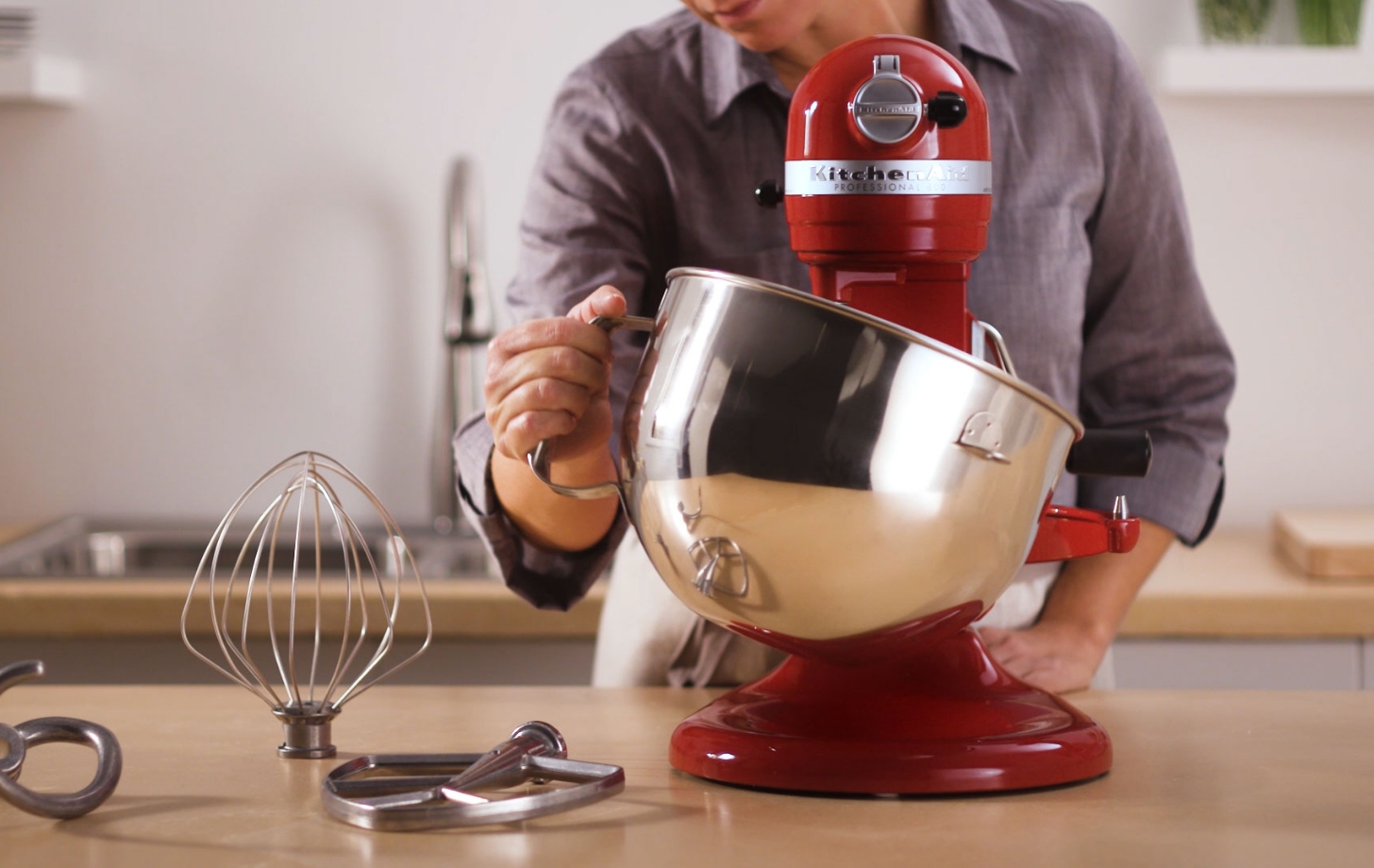 Adjusting the bowl on a bowl-lift mixer