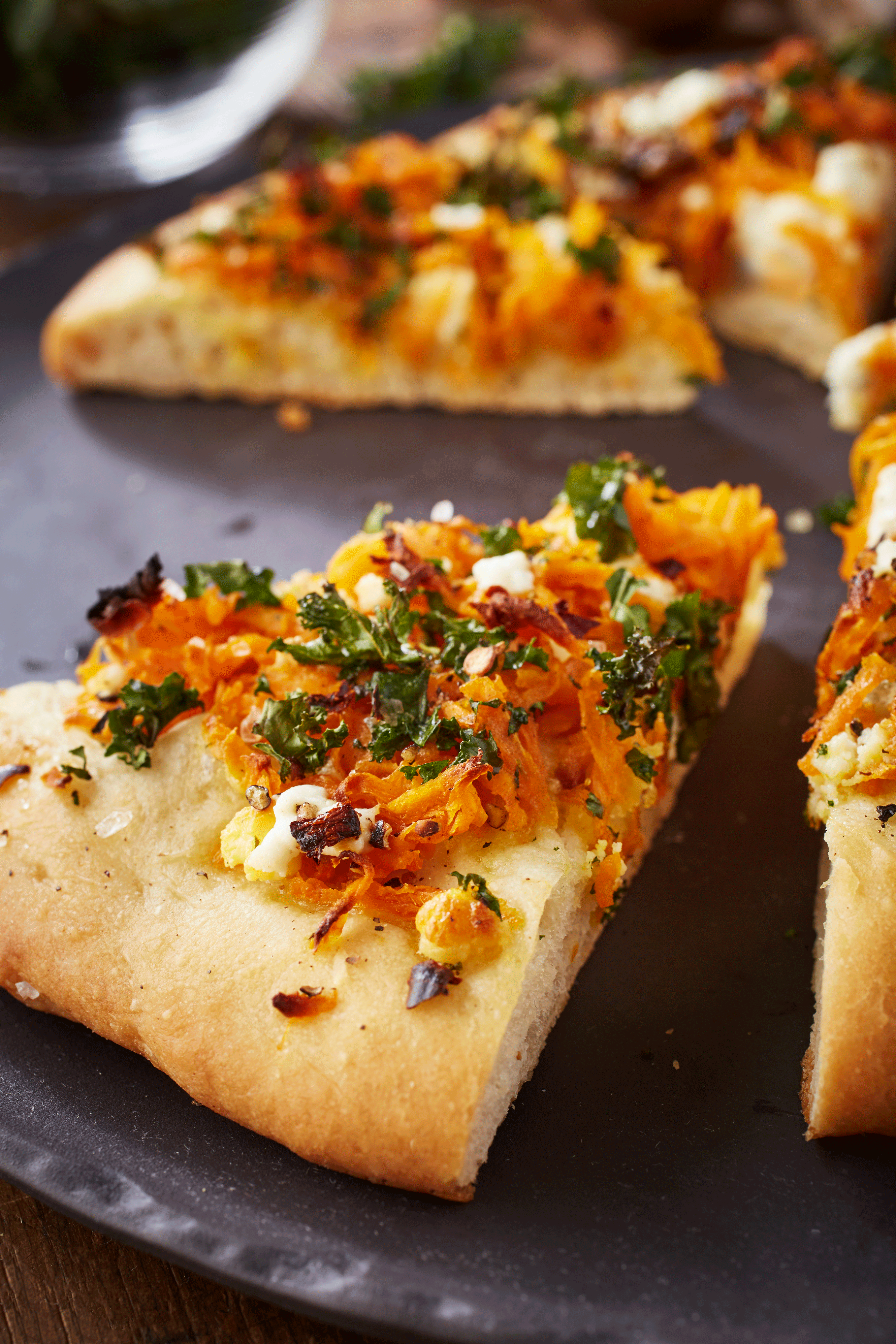 P170014_76_kale_sweetpotato_pizza.png