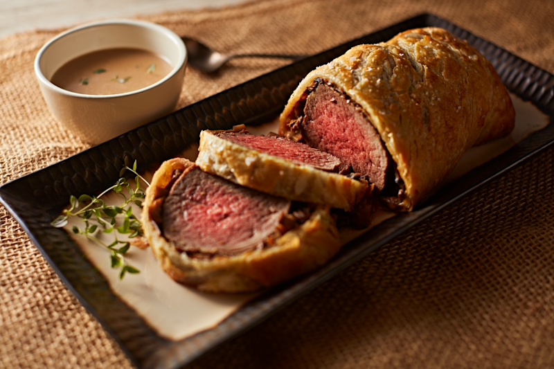 Gl0UvpgkQkSYWETbYLYE_beef-wellington-with-cognac-sauce_158z.png