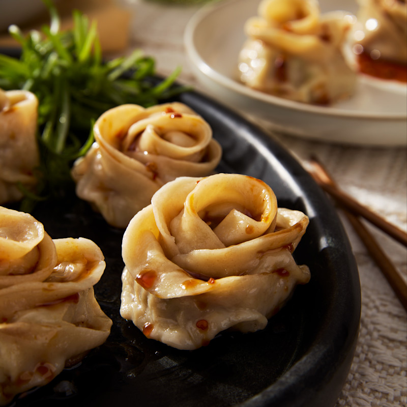 m1vUItwDTIyTJe6koKhY_rose-shaped-gyoza.jpg
